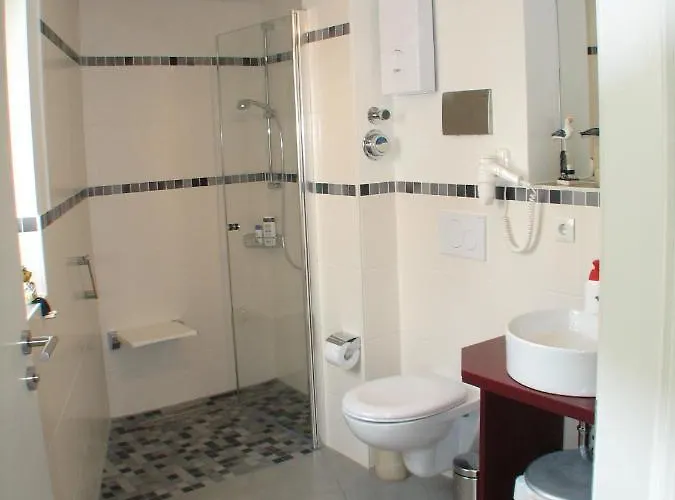 De Lark Дорум-Нойфельд